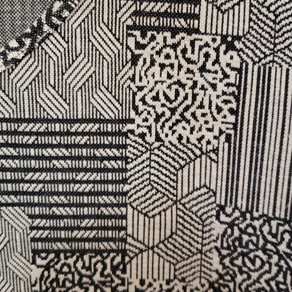 Lularoe Size Large Classic T - Picture 2 of 3